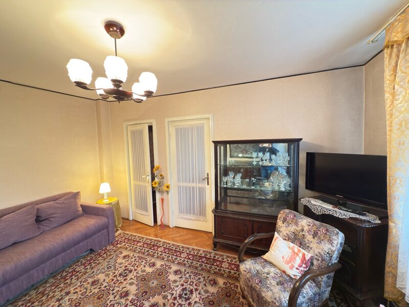 Gara de Nord, apartament 2 camere, etaj 2, mobilat clasic.